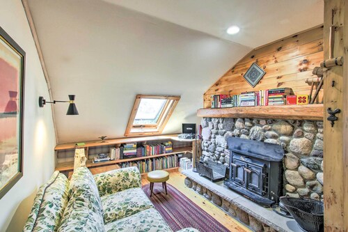Cozy Sister Bay Getaway in Converted Barn!