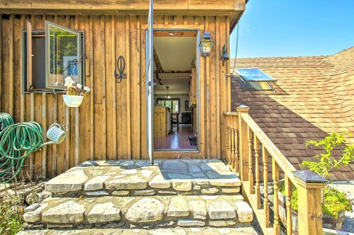 Cozy Sister Bay Getaway in Converted Barn!