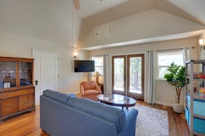 House (2 Bedrooms) | Front of property