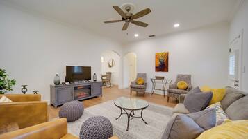 House (2 Bedrooms) | Interior