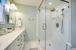 House (2 Bedrooms) | Interior - Cocktail Pool! Fredericksburg Bungalow By Main St (Fredericksburg)