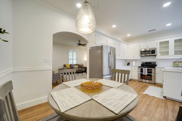 House (2 Bedrooms) | Interior - Fredericksburg Home w/ Pool ~ 1 Mi to Main Street! (Fredericksburg)