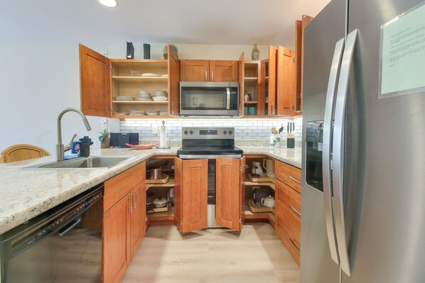 Apartment (1 Bedroom) | Interior - Kihei Condo w/ Resort Amenities: Walk to the Beach (Kihei)