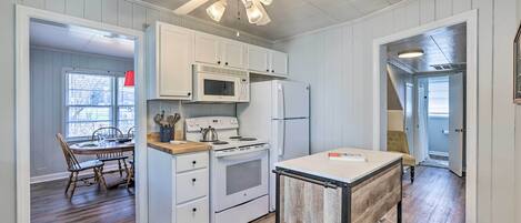 House (2 Bedrooms) | Interior