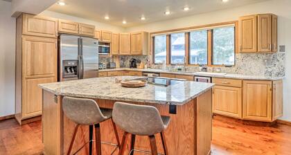 Bright Eagle-vail Escape w/ Deck + Mtn Views!