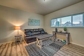 Apartment (1 Bedroom) | Interior - Central Apt: Private Fireplace & Patio Access (Anacortes)