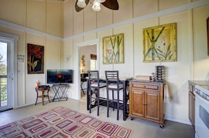 Cottage (1 Bedroom) | Interior - Charming Kailua-kona Apartment Near Hiking & Golf! (Kailua-Kona)