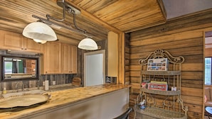Interior - Cozy Grove Home < 2 Mi to Grand Lake Boating (Grove)