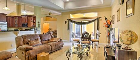 House (4 Bedrooms) | Interior