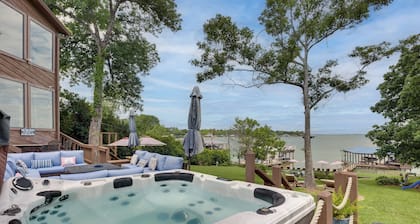 Lakehouse: Hot Tub, Game Room & 10 Kayaks