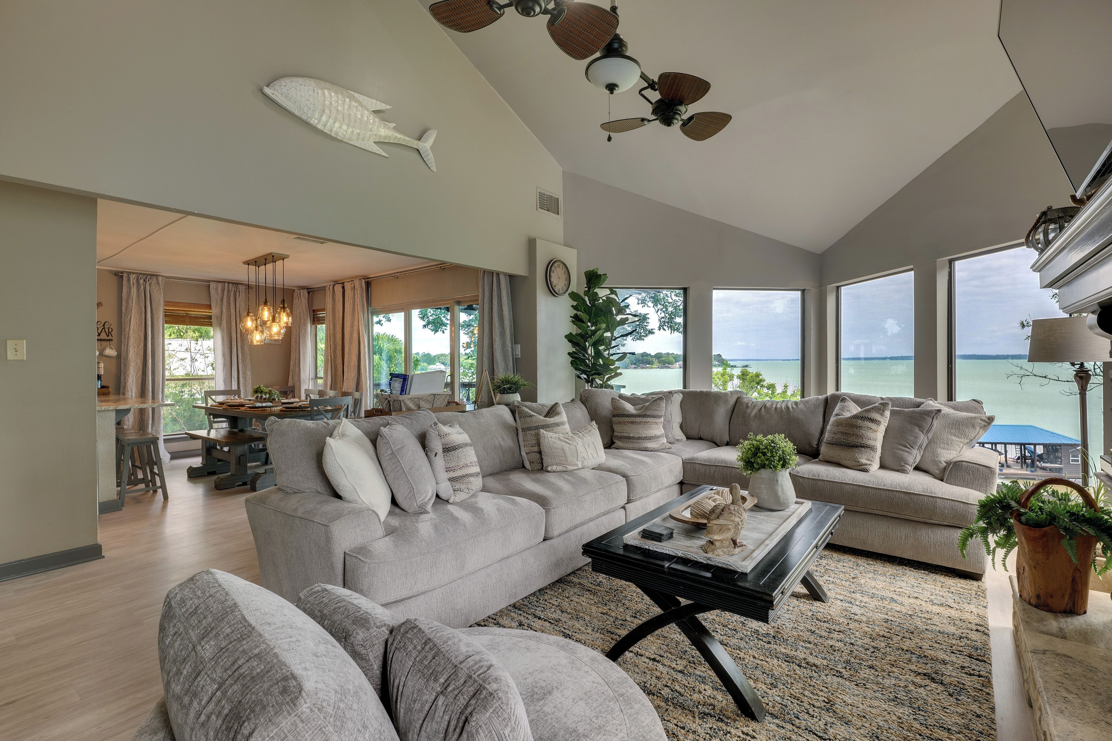 المنشأة من الداخل