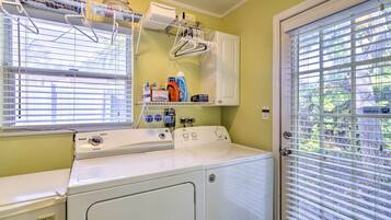 Cottage (2 Bedrooms) | Interior