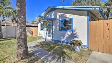 Cottage (2 Bedrooms) | Interior