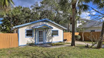 Cottage (2 Bedrooms) | Interior