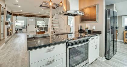 Family Home w/ Private Pool: 24 Mi to Disney!
