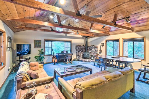 Near Fishing & Hiking: Pioneer Cabin w/ Decks