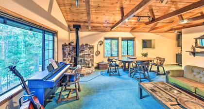 Near Fishing & Hiking: Pioneer Cabin w/ Decks