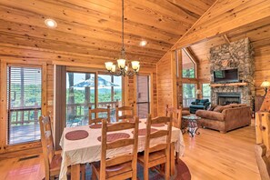 House (2 Bedrooms) | Interior - Peaceful Cabin w/ Deck + Scenic Mtn Views! (Melbourne)