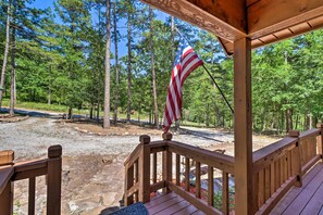 House (2 Bedrooms) | Interior - Peaceful Cabin w/ Deck + Scenic Mtn Views! (Melbourne)