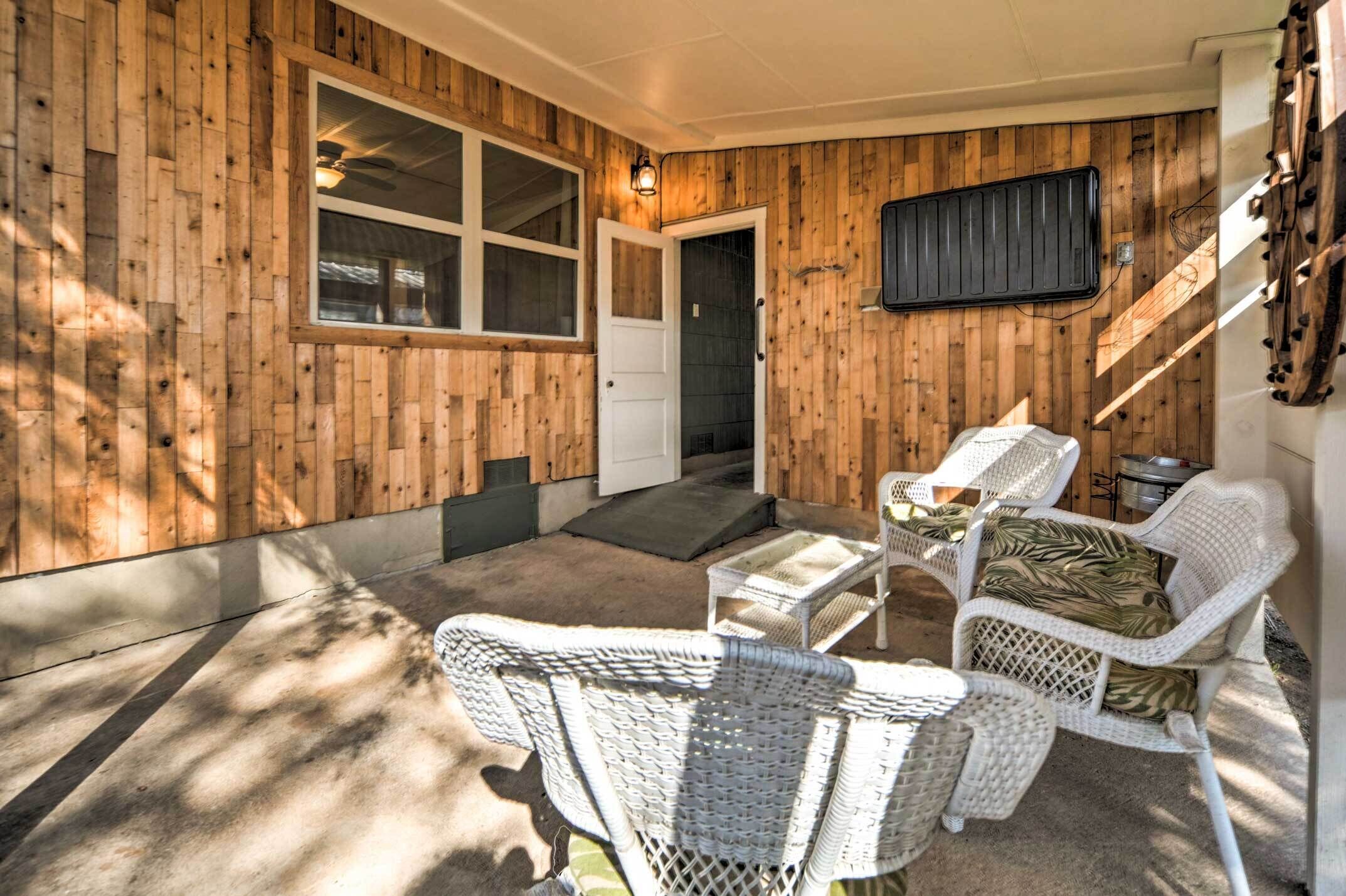 House (2 Bedrooms) | Interior