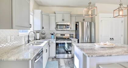 Modern Santa Rosa Beach Retreat w/ Yard & Patio!