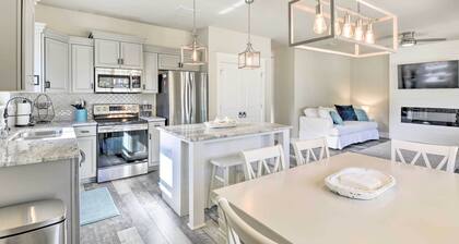 Modern Santa Rosa Beach Retreat w/ Yard & Patio!