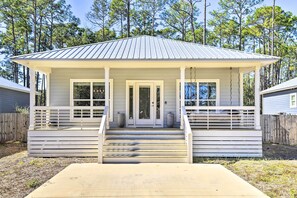 House (3 Bedrooms) | Interior - Modern Santa Rosa Beach Retreat w/ Yard & Patio! (Santa Rosa Beach)