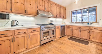Furnished Deck: Cabin on Northstar Shuttle Route!
