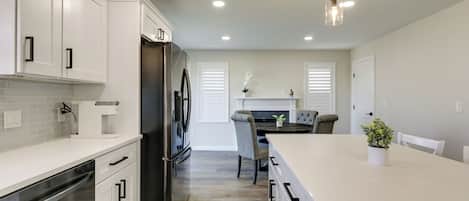 House (3 Bedrooms) | Interior