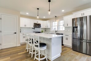 House (3 Bedrooms) | Front of property - Renovated Family Home on Providence River! (Riverside)