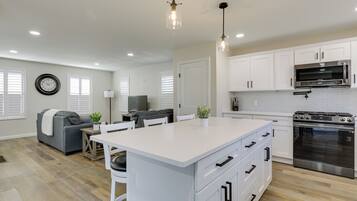 House (3 Bedrooms) | Interior