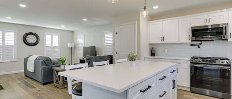 House (3 Bedrooms) | Interior