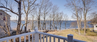 Renovated Family Home on Providence River!