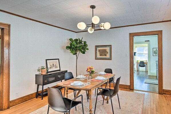 House (3 Bedrooms) | Interior