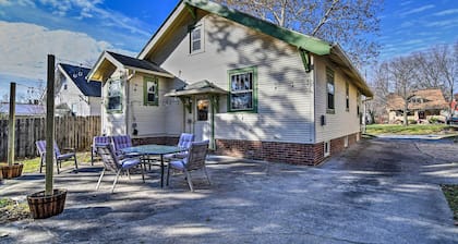 Family-friendly Des Moines Retreat w/ Patio!
