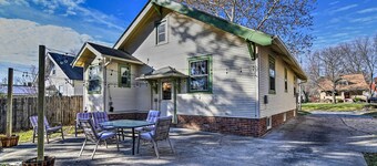Family-friendly Des Moines Retreat w/ Patio!