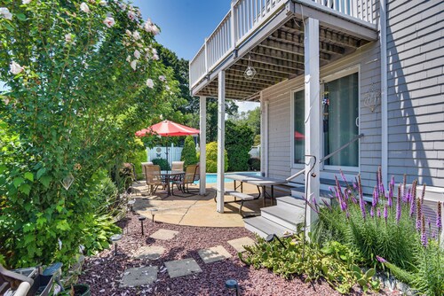 3 Mi to Dtwn & Beach! Bristol Home w/ Patio