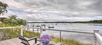 Charming Bristol Cottage w/ Private Beach!