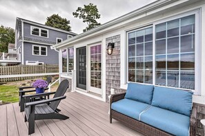 Cottage (2 Bedrooms) | Interior - Charming Bristol Cottage w/ Private Beach! (Bristol)