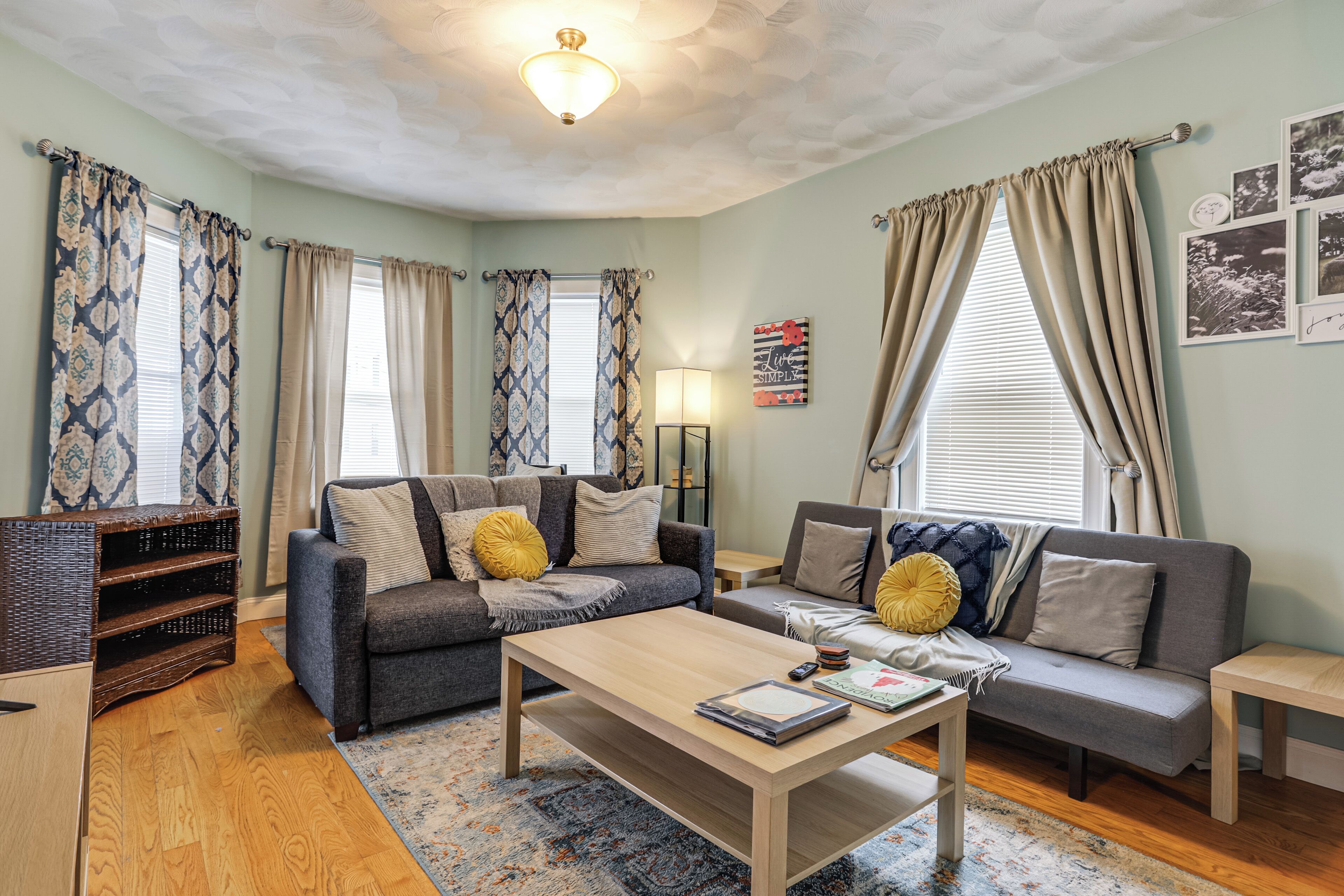 Apartment (2 Bedrooms) | Front of property