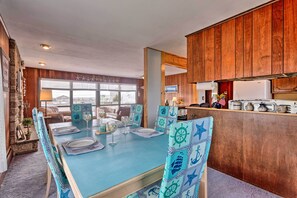 Interior - Rhode Island Oceanview Retreat: Walk to Shore! (Narragansett)
