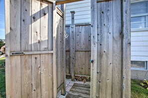 House (3 Bedrooms) | Interior - Rhode Island Oceanview Retreat: Walk to Shore! (Narragansett)