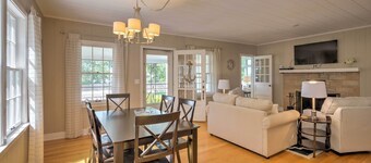 Boutique Home in Door County w/ Eagle Harbor Views