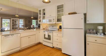 Boutique Home in Door County w/ Eagle Harbor Views