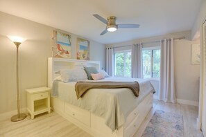 Apartment (2 Bedrooms) | Interior - Siesta Key Condo w/ Heated Pool < 1 Mi to Beach (Siesta Key)