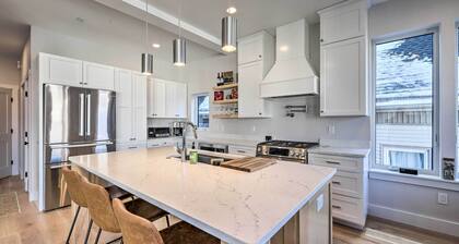 Spacious Portland Home: Walk Downtown!
