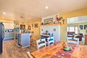 House (3 Bedrooms) | Interior