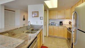 Unclassified image, 4 of 37, button - 360 Mtn Views & Shared Hot Tub: Cozy Frisco Condo! (Frisco)