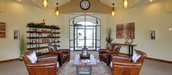 360 Mtn Views & Shared Hot Tub: Cozy Frisco Condo!