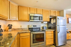 Apartment (2 Bedrooms) | Interior - 360 Mtn Views & Shared Hot Tub: Cozy Frisco Condo! (Frisco)